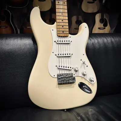 Fender CS 56 Strat Vintage Blonde 2